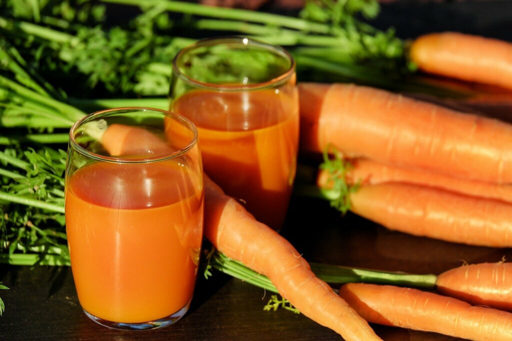 Karottensaft orange lecker gesund Lohnt sich ein Entsafter