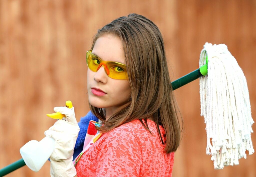 Mädchen Putzen Reinigung - Lohnt sich ein Nass-Trocken-Sauger