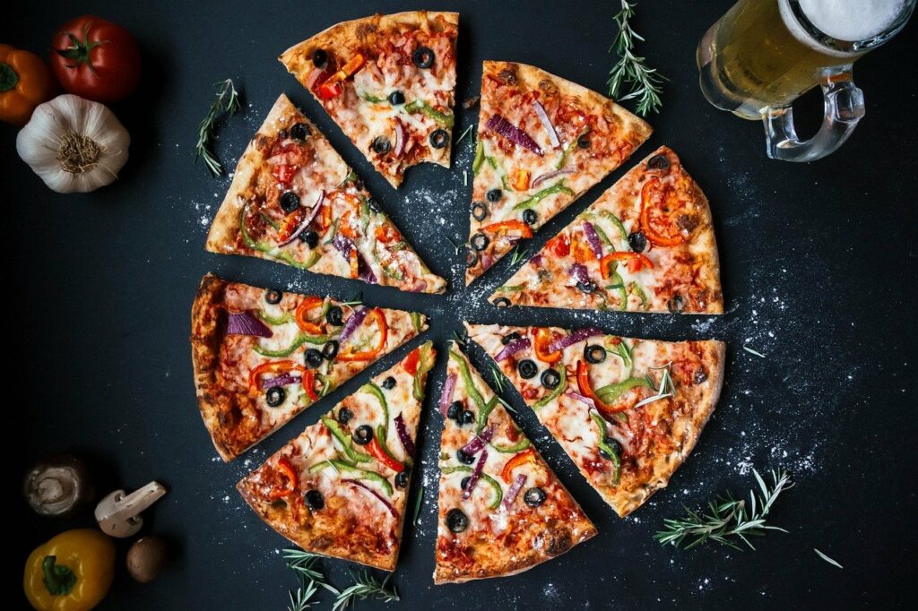 Pizza lecker italienisch Lohnt sich ein Pizzastein